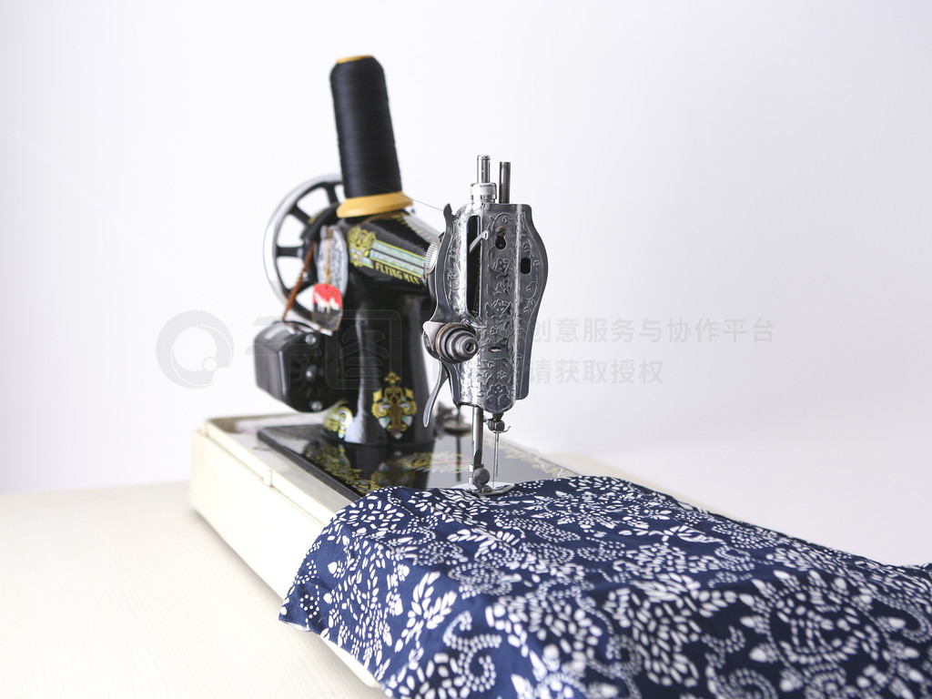 家用縫紉機：簡約場景中的實用伴侶