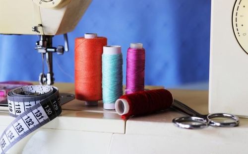 縫紉機(jī)革命 19世紀(jì)美國成品服裝業(yè)的形成與轉(zhuǎn)型